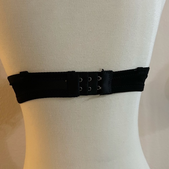 Peacock Feathered Strapless Bra - Picture 3 of 10